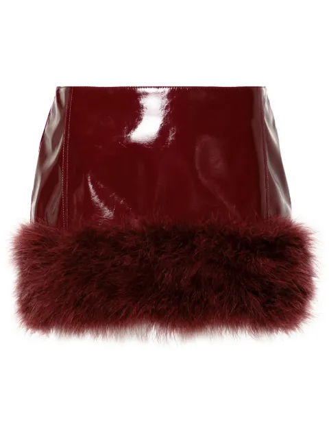 Blumarine falda corta de charol con apliques de plumas