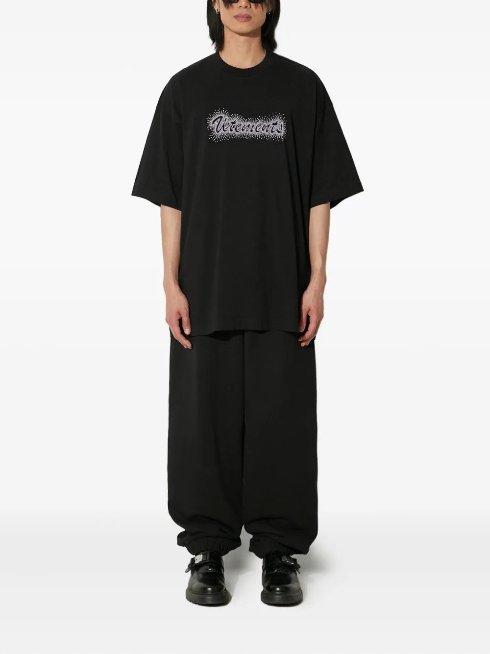 VETEMENTS logo-embellished T-shirt Zwart