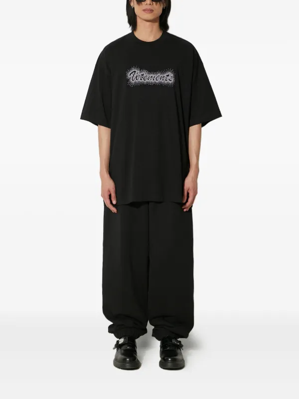 VETEMENTS★フラッグロゴTシャツ ブラック VETEMENTS ロゴ Tシャツ | ブラック | FARFETCH JP