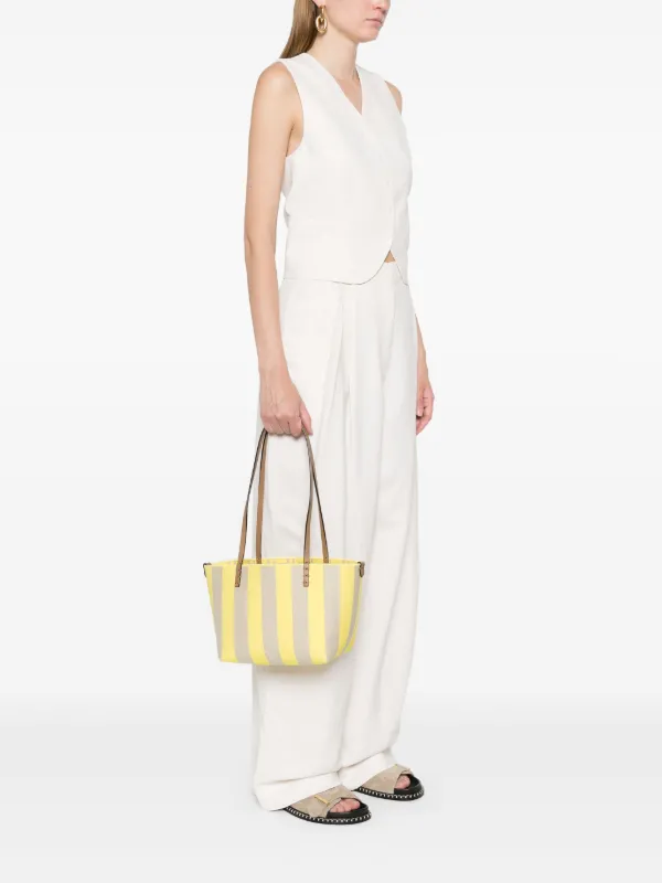 国内発送★FENDI★Roll トートバック FENDI Roll トートバッグ S | イエロー | FARFETCH JP