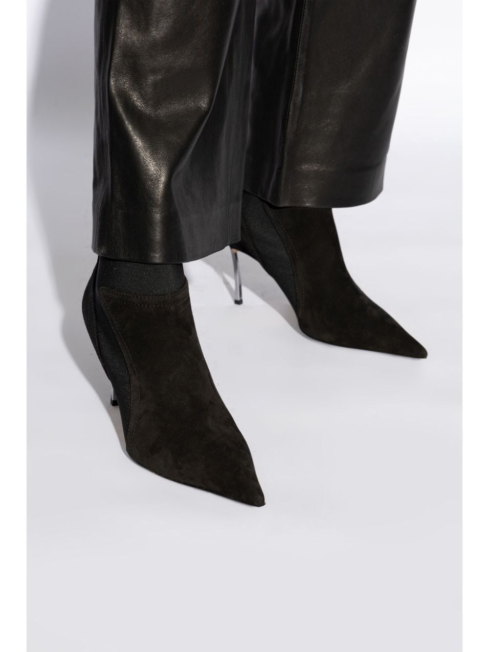 Casadei pointed-toe suede ankle boots - Zwart