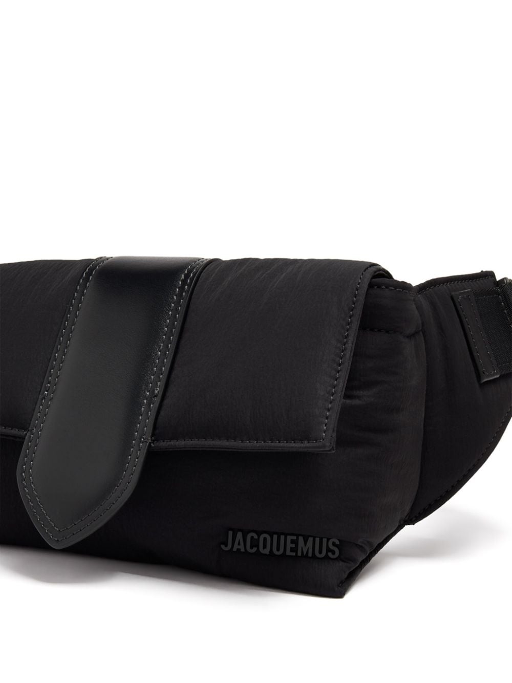 Shop Jacquemus La Banane Bambino Belt Bag In 黑色