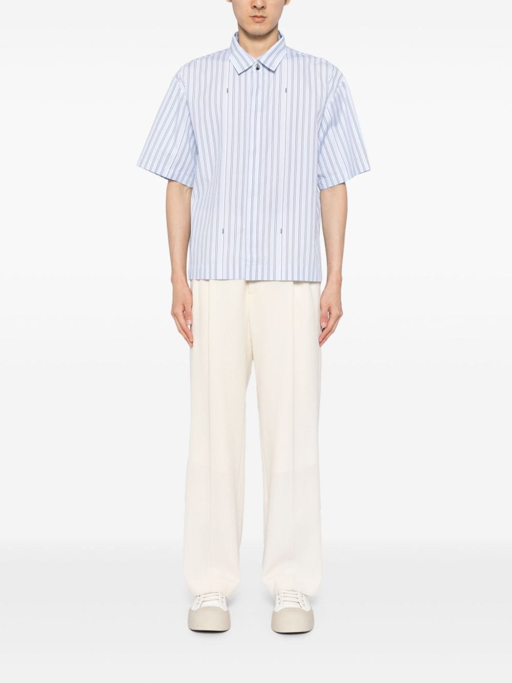 Shop Jacquemus La Chemise Courte Bari Striped Shirt In 白色