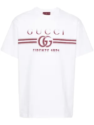 Scopri la nuova collezione di T shirt Gucci uomo su FARFETCH