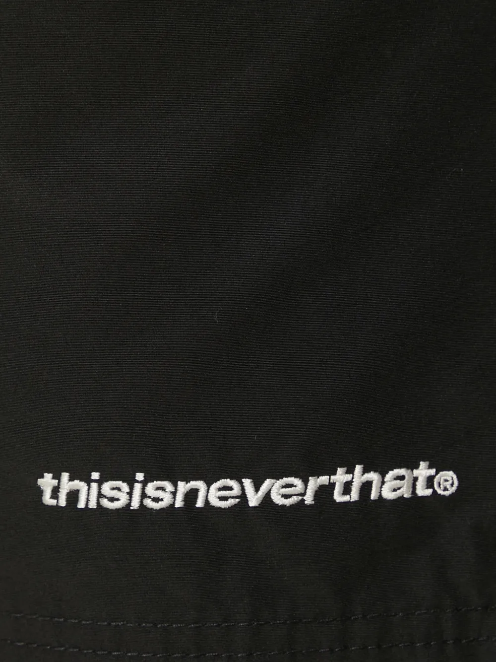 This Is Never That Shorts met ritsdetail Zwart