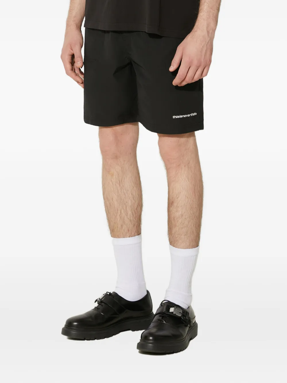 This Is Never That Shorts met ritsdetail Zwart