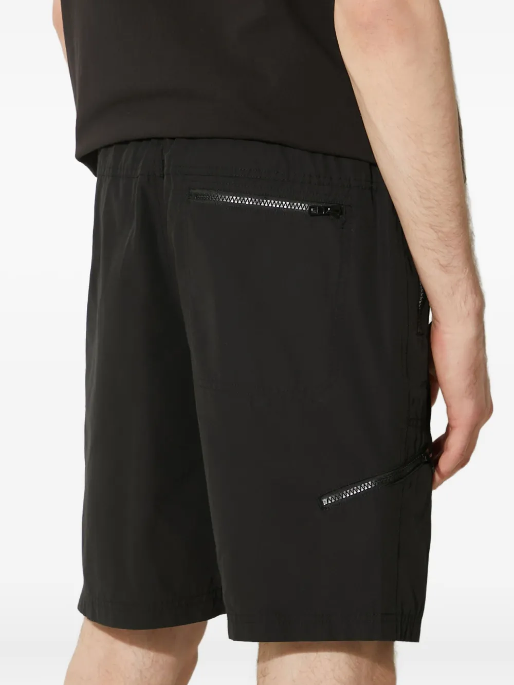 This Is Never That Shorts met ritsdetail Zwart