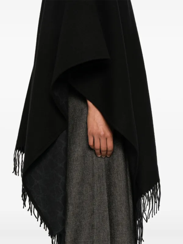 【関税&送料込】Valentino Garavani Black Cashmere Cape Valentino Garavani Cashmere Cape | Black | FARFETCH CY