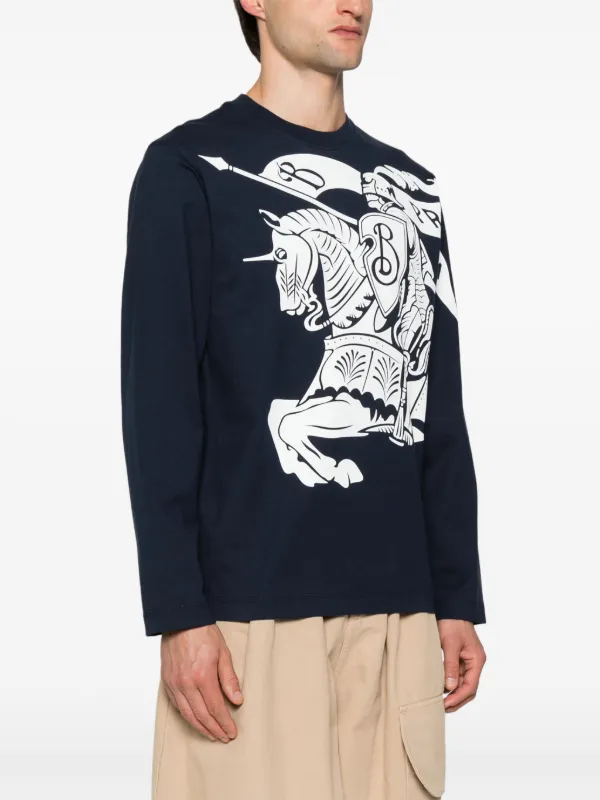 【送料&関税込】Burberry Equestrian Knight Logo Print T-shir Burberry Equestrian Knight Cotton T-shirt | Black | FARFETCH