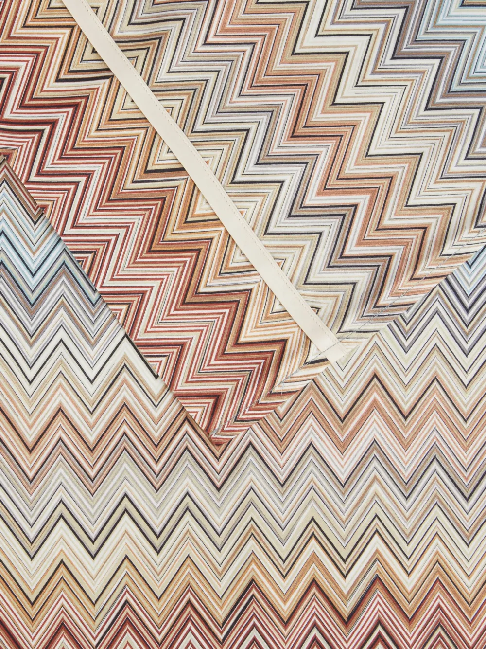 Missoni Zig-zag Patterned Bedding Set In Neutral