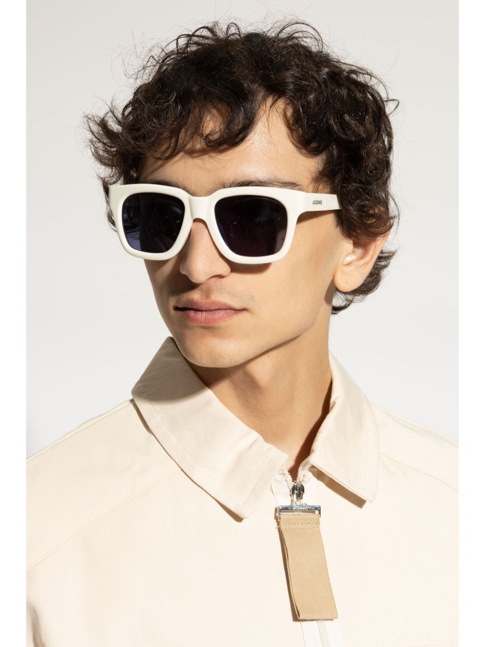 Shop Jacquemus X Linda Farrow Carino Sunglasses In 白色