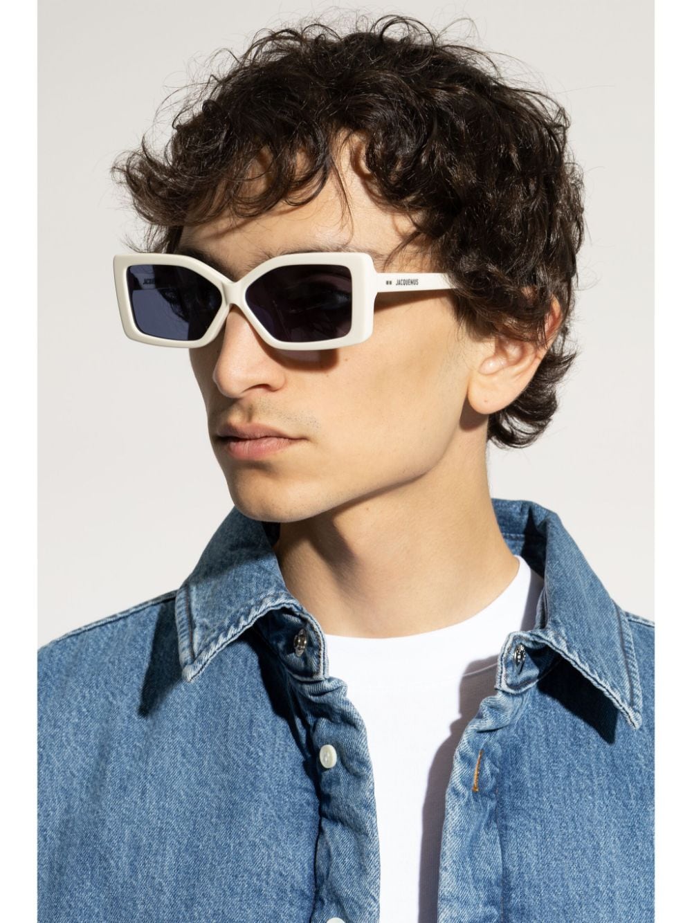 Shop Jacquemus X Linda Farrow Les Lunettes Spiaggia Sunglasses In 白色