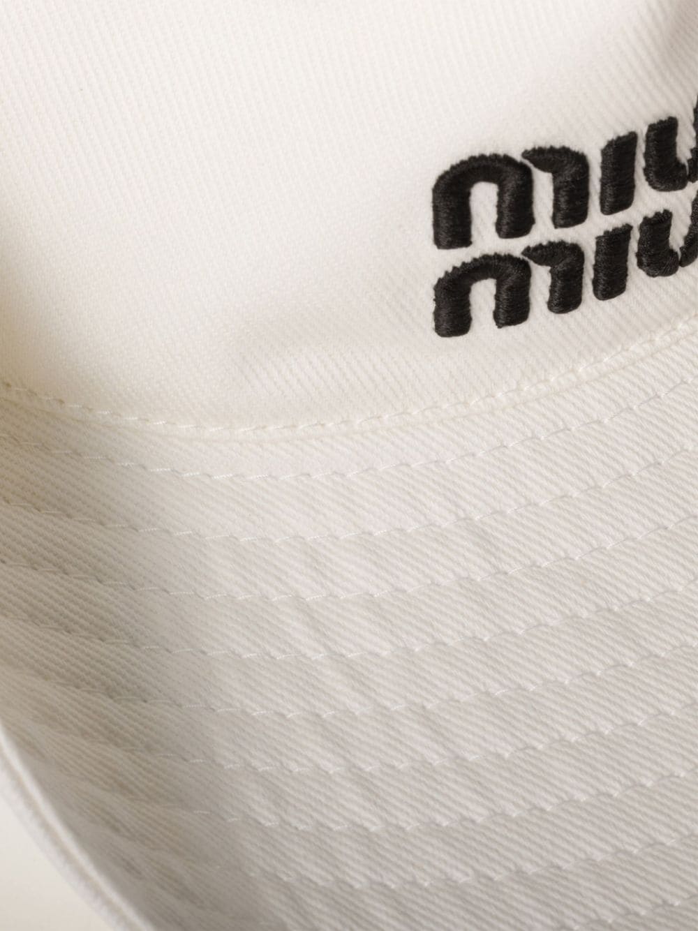 Miu Miu Vissershoed met geborduurd logo - Wit