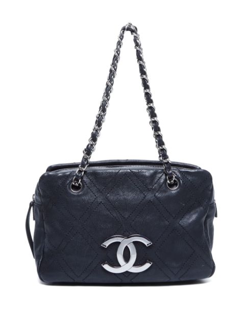 CHANEL 2005-2006 quilted shoulder bag Women