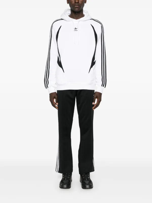 the brand with the three stripes sweatpants