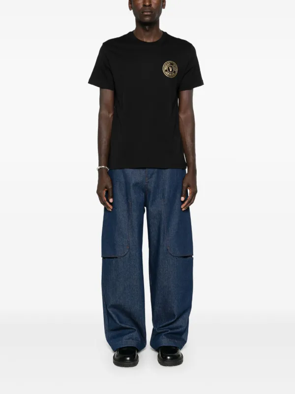 希少【Versace Jeans Couture】VエンブレムTシャツ VERSACE JEANS COUTURE V EMBLEM PRINT T SHIRT. | eBay