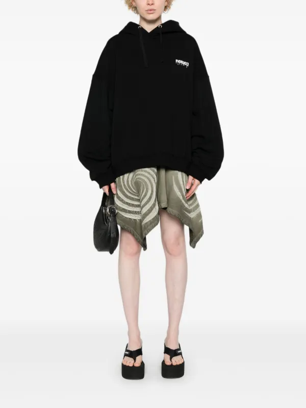【関税込み】Fiorucci ブラック ロゴパッチ フーディ Fiorucci ロゴ パーカー | ブラック | FARFETCH JP