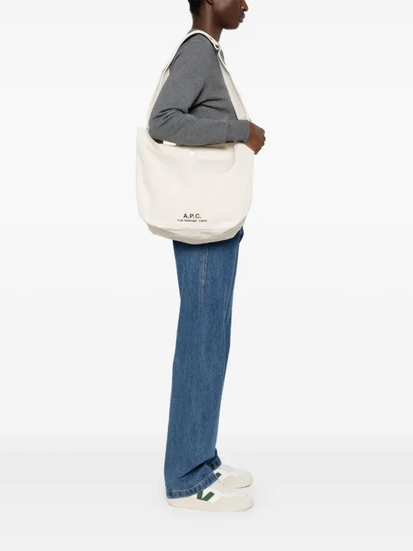 【関税込み】A.P.C. ベージュ Journal サッチェルバッグ A.P.C. Journal Shoulder Bag | Neutrals | FARFETCH