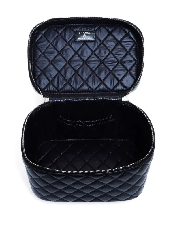 Chanel ブラック キルティング バニティバック