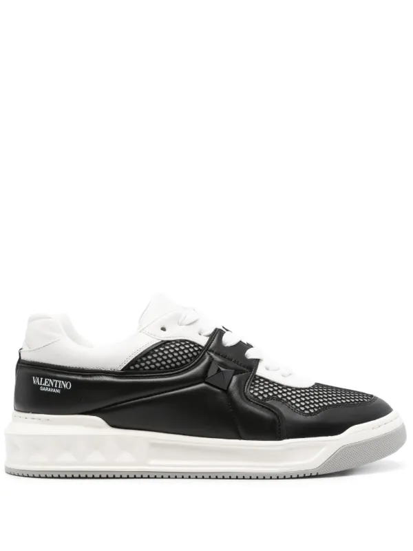 VALENTINO garavani ロックスタッズスニーカー Valentino Garavani ロックスタッズ スニーカー | ブラック
