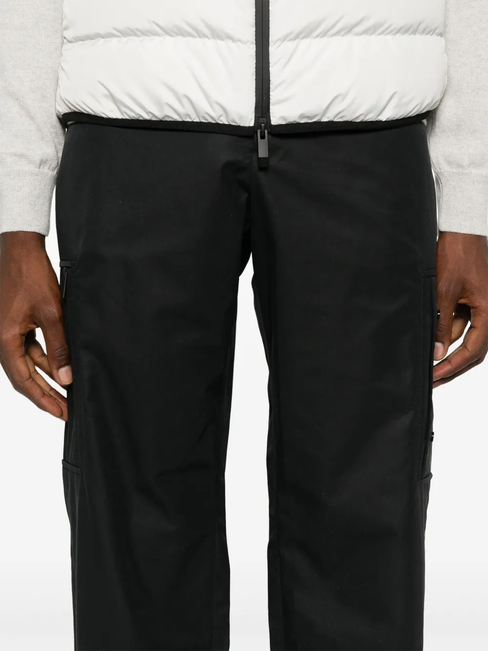 Moncler Cargo broek met logopatch Zwart