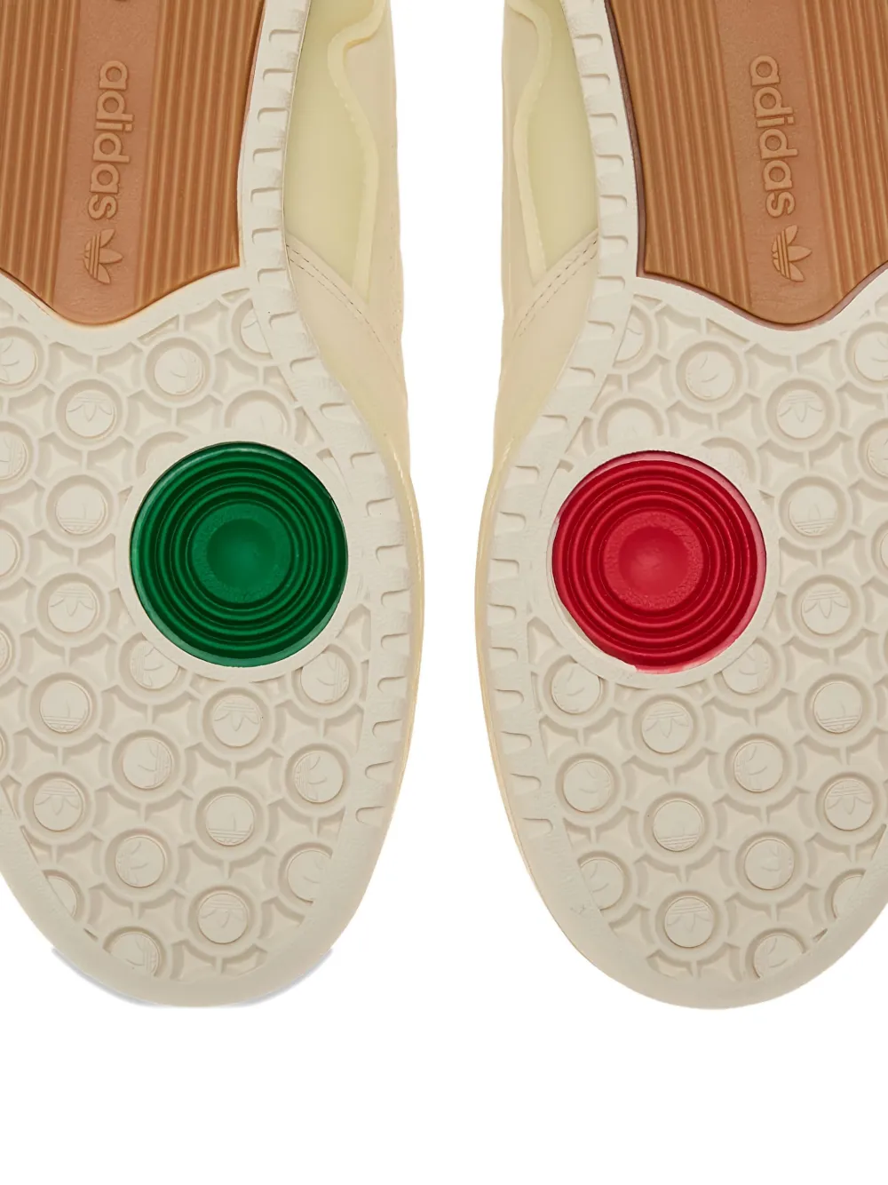 adidas Sneakers met geborduurde patch Beige