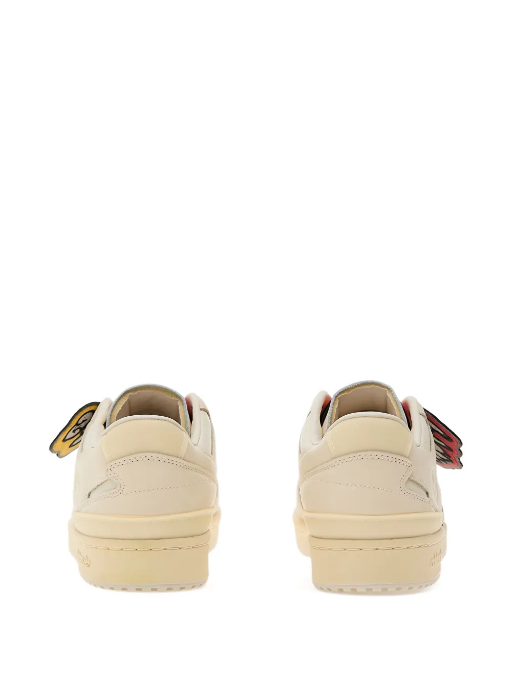 adidas Sneakers met geborduurde patch Beige