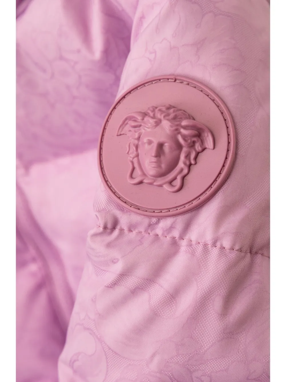 Versace Kids Barocco gewatteerd jack Roze