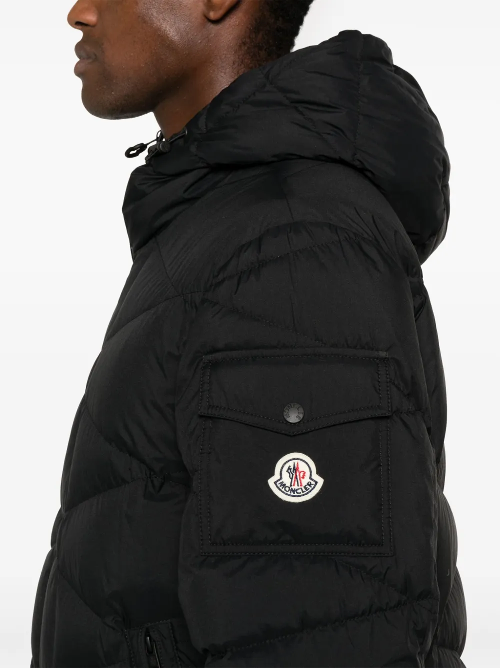 Moncler Gewatteerd donsjack met capuchon Zwart