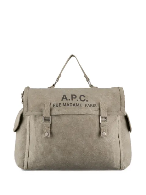 A.P.C. mochila tipo mensajero con hebilla