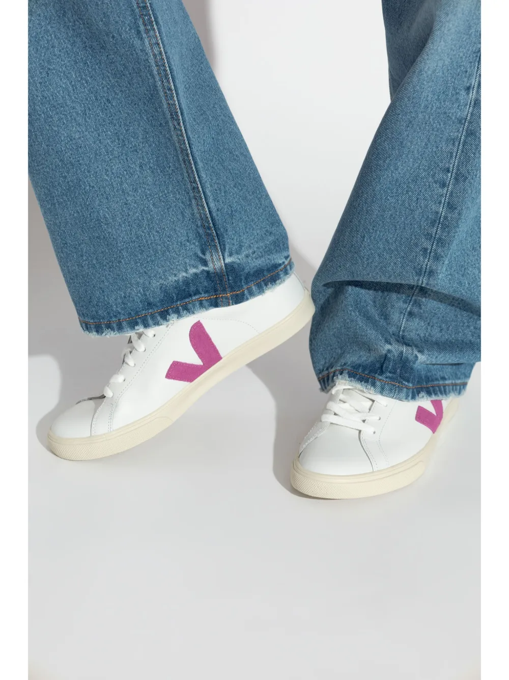 Esplar white clearance
