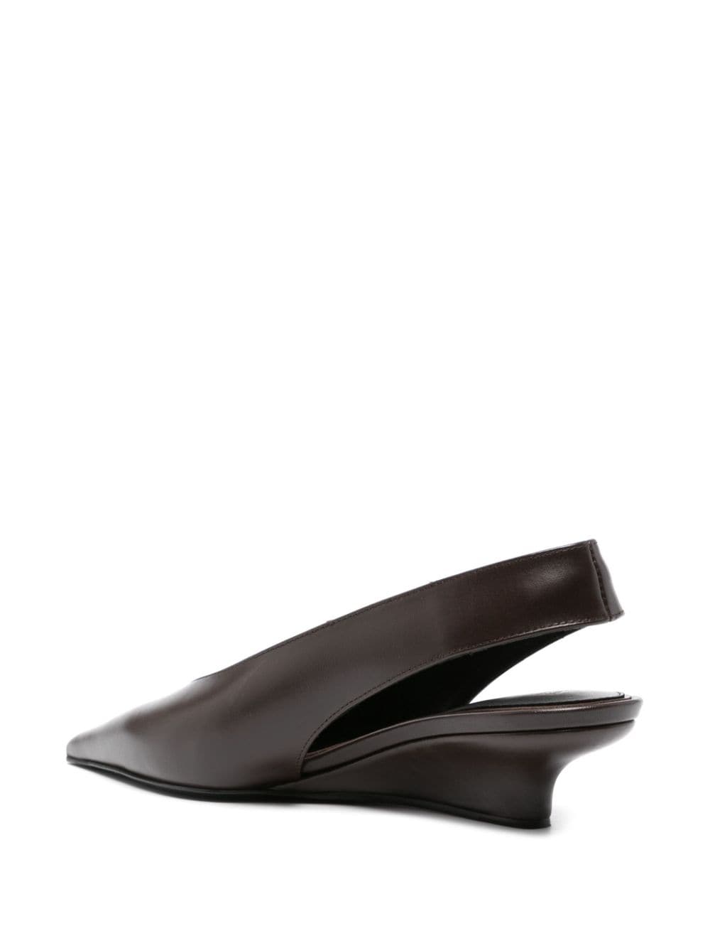 Shop Totême 40mm The Wedge-heel Slingback Pumps In 褐色