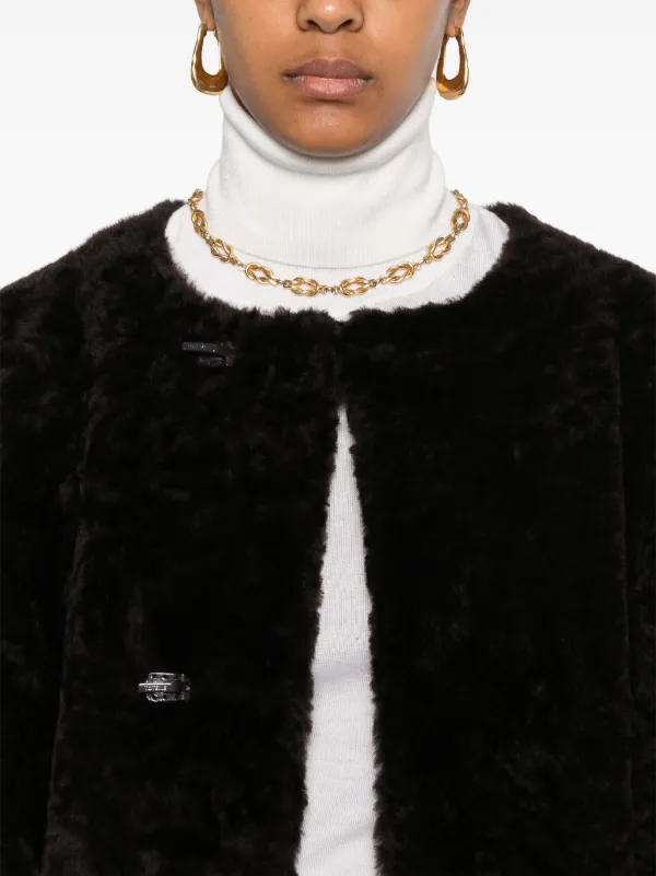 【Toteme】柔らかいシアリングのロングコート TOTEME シアリング コート | ニュートラル | FARFETCH JP