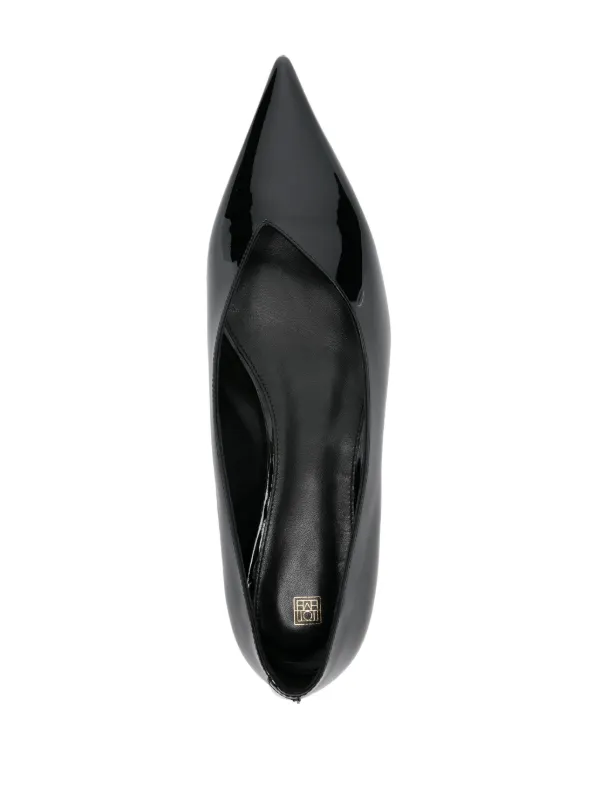 【TOTEME】ブラック The Patent Asymmetric フラットシューズ TOTEME The Patent Asymmetric Ballerina Shoes | Black | FARFETCH