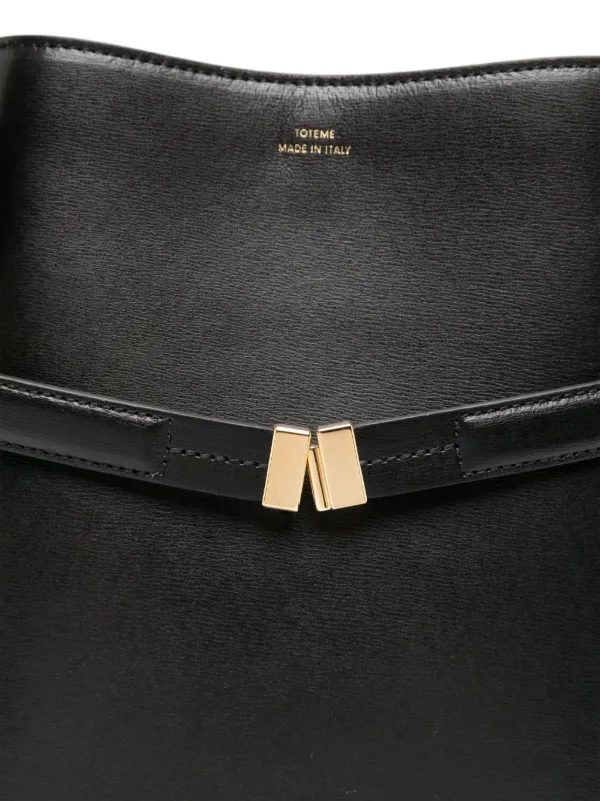 TOTEME ベルテッド バケットバッグ | ブラック | FARFETCH JP