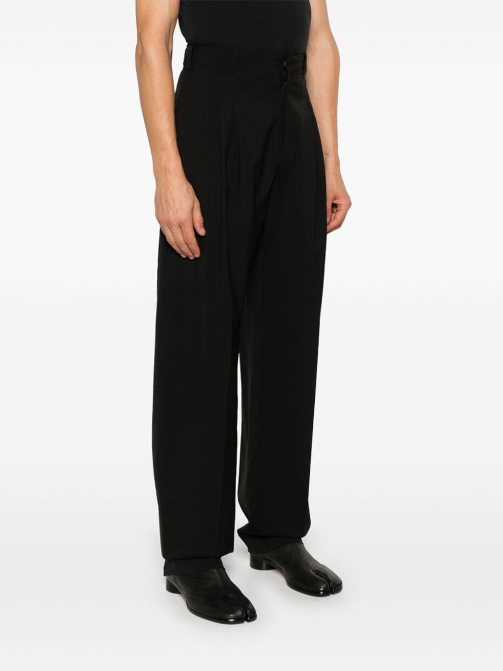 Shop Mugler Pleated Wide-leg Trousers In 黑色