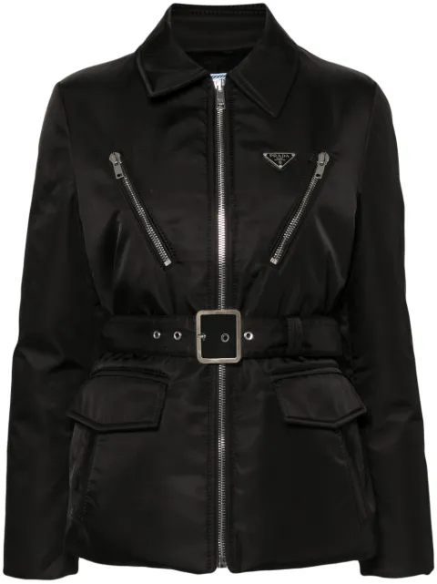 Prada abrigo capitonado con logo triangular