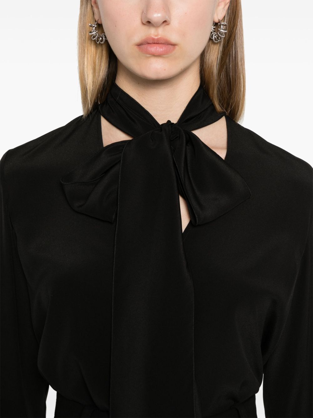 Shop Sportmax Elleni V-neck Silk Blouse In Schwarz