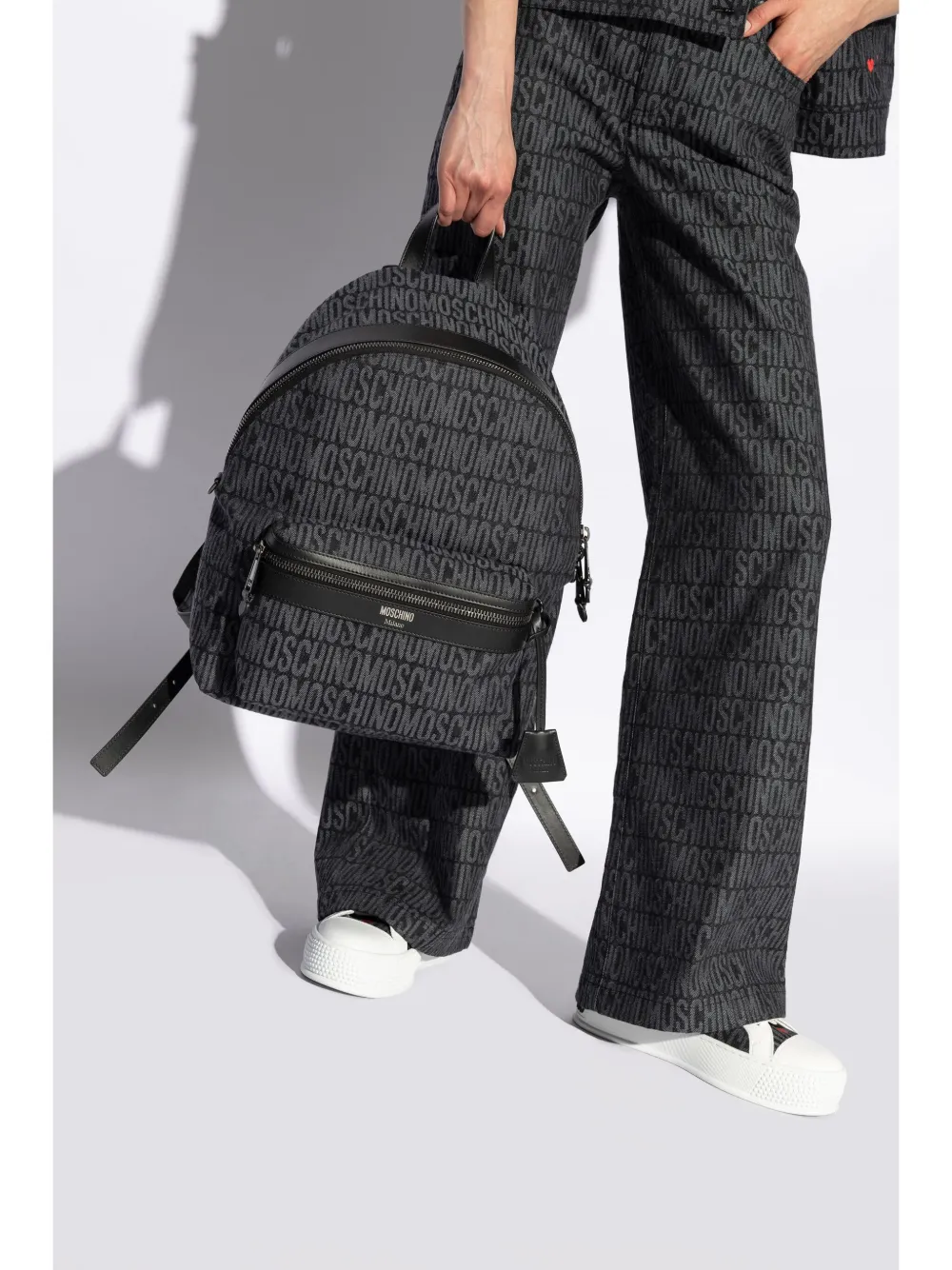 Moschino logo-jacquard denim backpack - Blauw