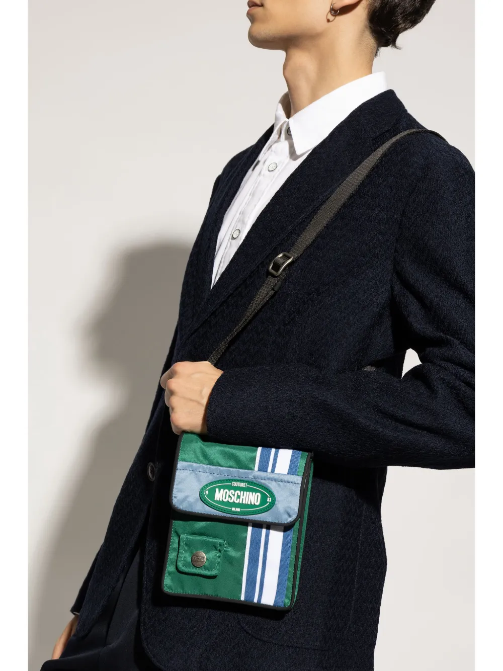 Moschino logo-patch shoulder bag - Groen