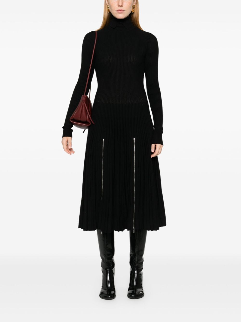 Shop Burberry Pleated Dress In Schwarz