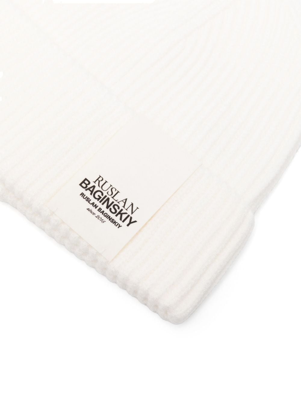 Ruslan Baginskiy ribbed-knit beanie - Wit