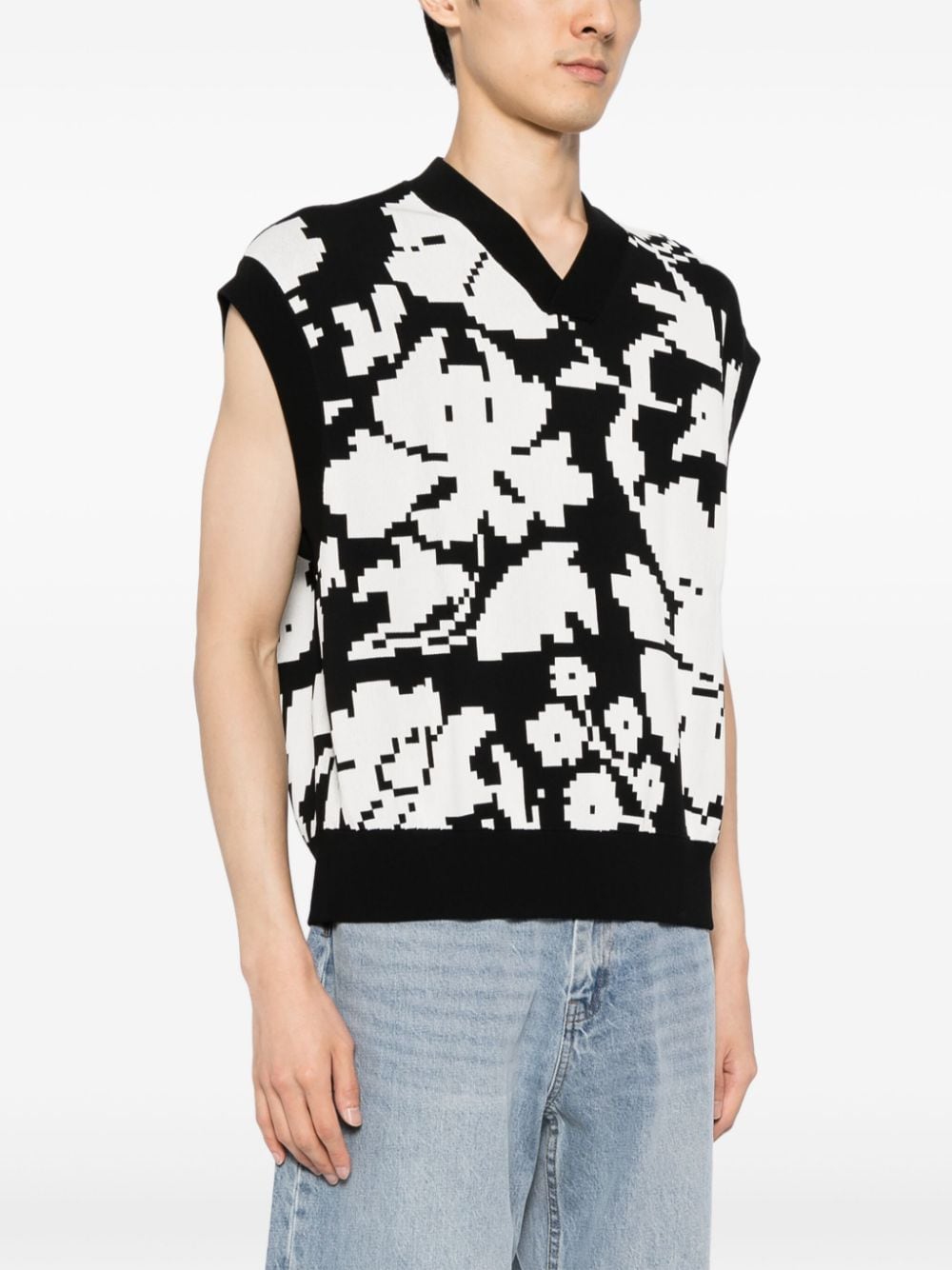 Shop Croquis Floral-intarsia Knitted Vest In White