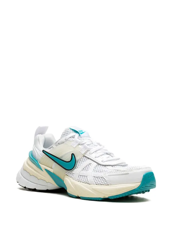 Nike V2K Run “Dusty Cactus” スニーカー | ホワイト | FARFETCH JP