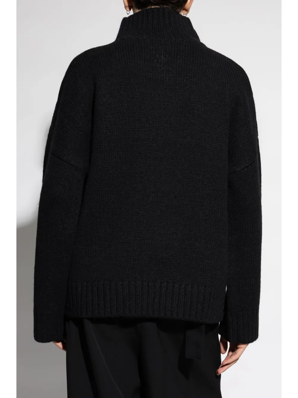 JW Anderson ハイネック セーター | ブラック | FARFETCH JP