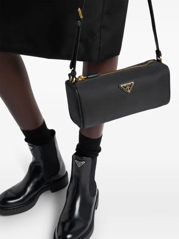 ロピア 爆買い ポーチ トライアングルロゴ Prada | JP FARFETCH | ブラック バッグ