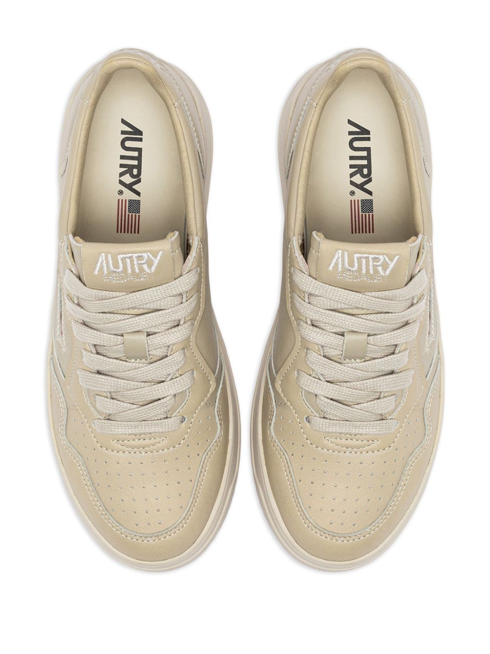 Shop Autry Medalist Low Sneakers In Neutrals