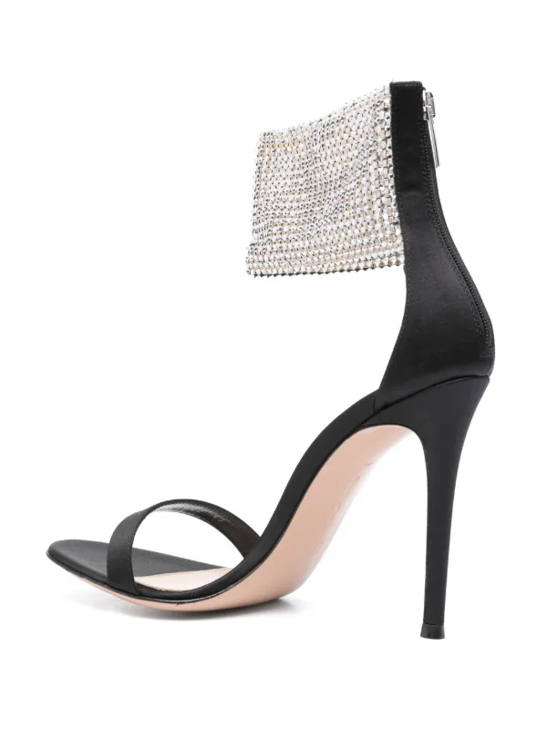 Gianvito Rossi>>アドーア 105 装飾サテンサンダル Gianvito Rossi Adore 105mm サンダル | ブラック | FARFETCH JP