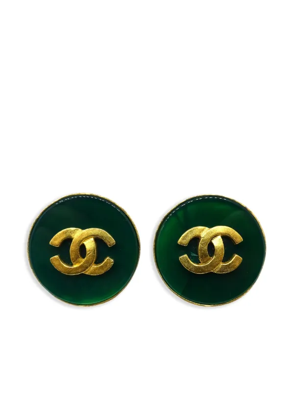 Chanel Pre-owned 1995 Gripoix CC Button Clip-on Earrings in Gold