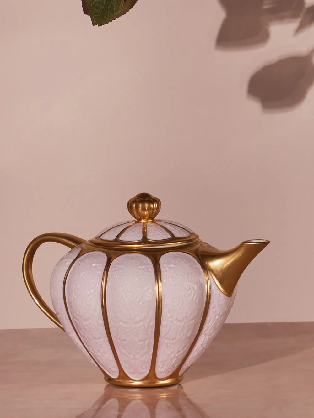 Villari Amour Tea Pot In Rosa